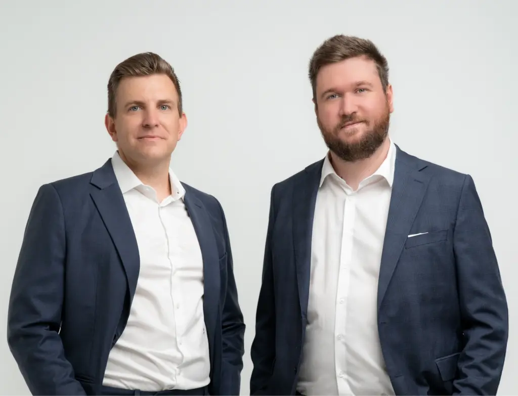 Studio Portrait von Benjamin Riccabona und Kajetan Zauner